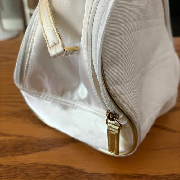 DIOR  White and Gold Quilted Perfume Makeup Cosmetic Toiletry Bag - Picture 4 of 7